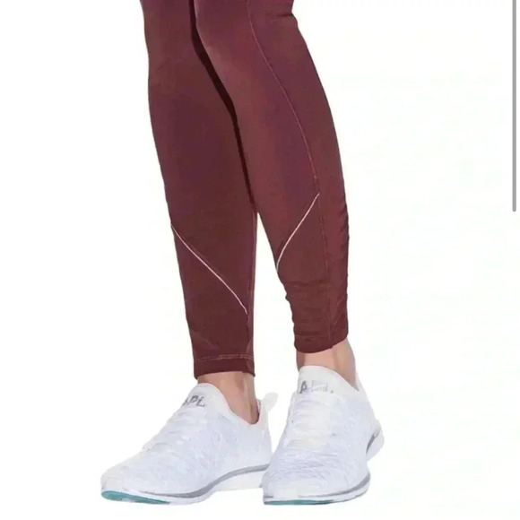 LULULEMON RARE RAIN ON TRAIN ON TIGHT LEGGINGS IN REDWOOD COLOR SIZE 6 - Picture 3 of 9